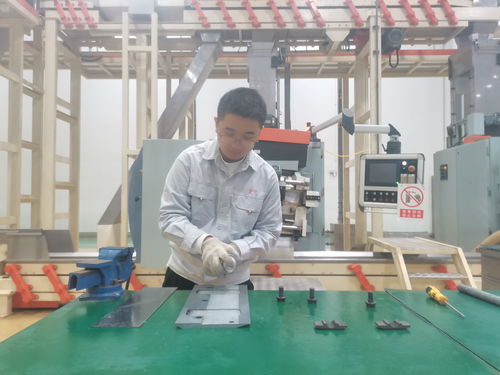 江西中煙廣豐卷煙廠 青年引領技術革新，學習賦能設備維修新篇章